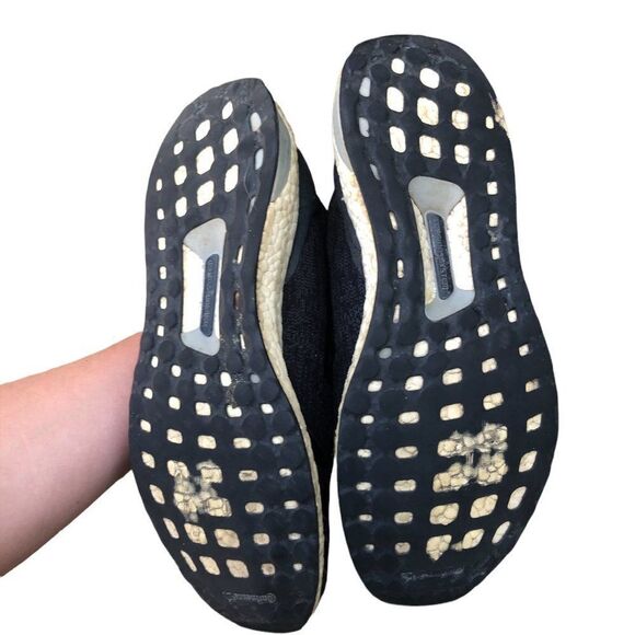 ADIDAS UltraBoost Uncaged 'Carbon' Size 9.5 - Picture 10 of 16